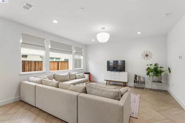 $792,000 | 133 East Frost Dr Mountain, Tracy, CA 95391