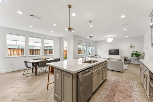 $792,000 | 133 East Frost Dr Mountain, Tracy, CA 95391