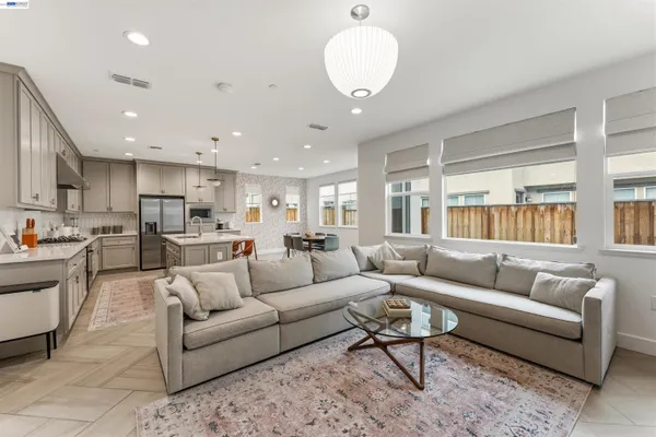 $792,000 | 133 East Frost Dr Mountain, Tracy, CA 95391