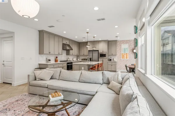 $792,000 | 133 East Frost Dr Mountain, Tracy, CA 95391