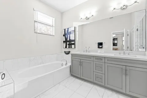 $879,500 | 4919 Whispering Way, Fort Lauderdale, FL 33312