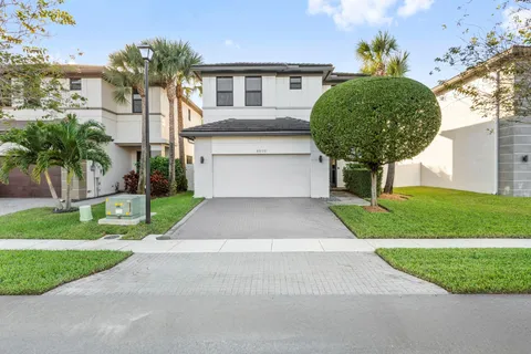 $879,500 | 4919 Whispering Way, Fort Lauderdale, FL 33312