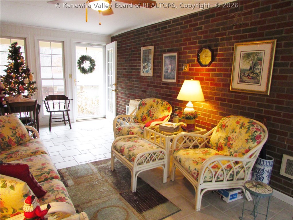 986 Old Point Road St. Albans, WV 25177 - Photo 7 of 25 Gallery Image 7