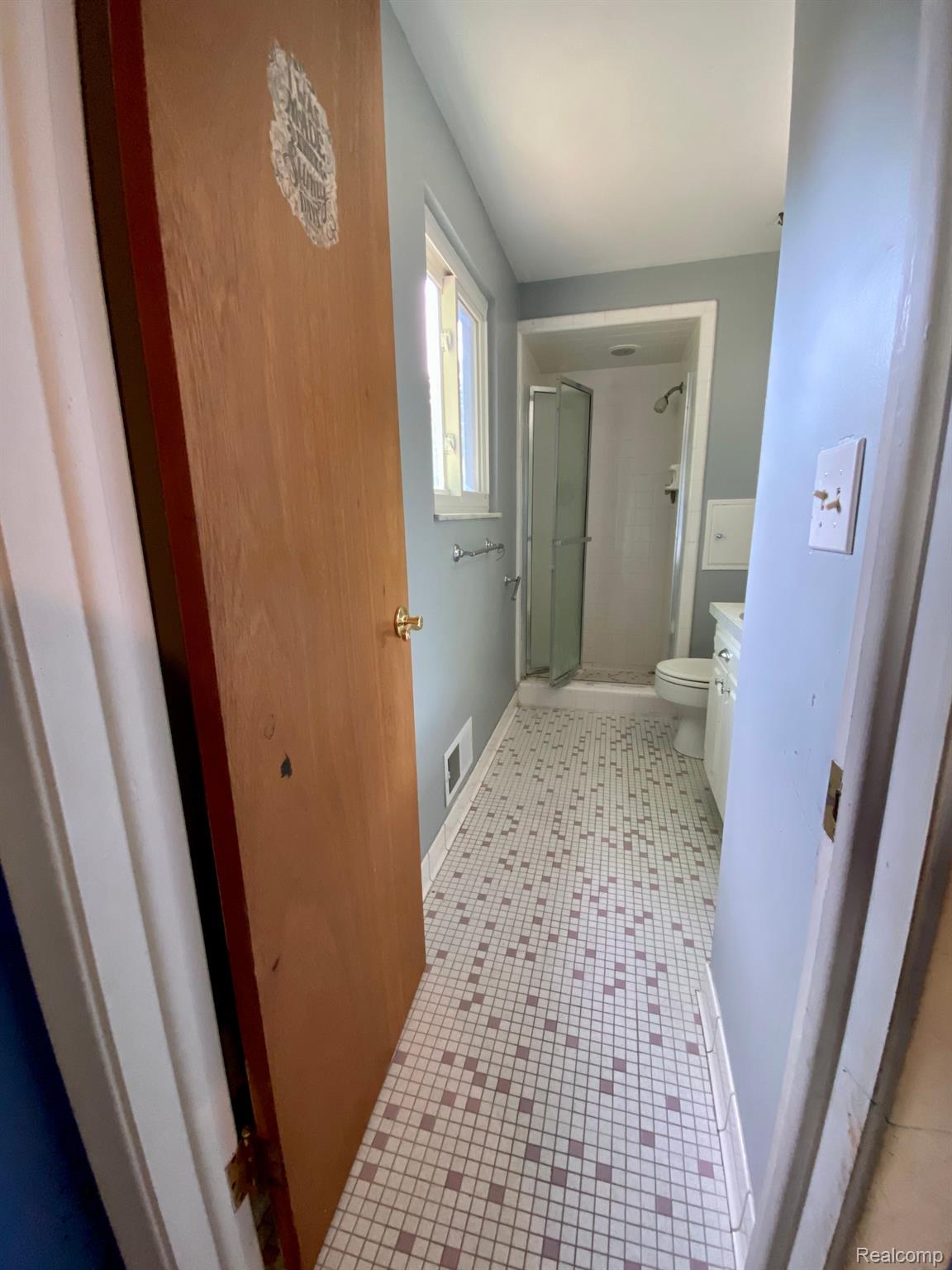 4241 Lennon Road Flint, MI 48507 - Photo 9 of 17 Ensuite Bath