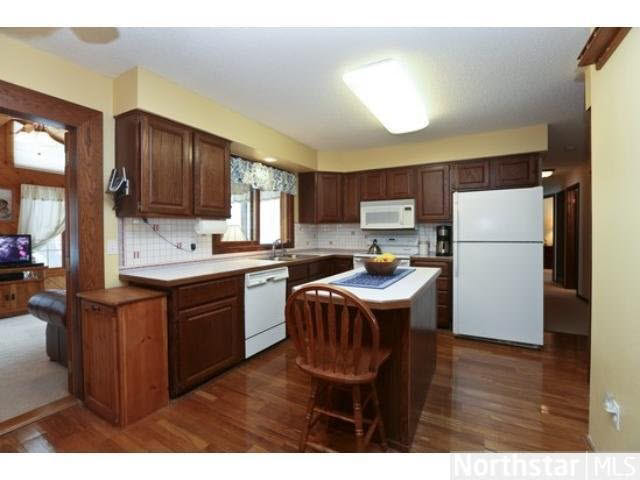 7711 Heritage Road Eden Prairie, MN 55346 - Photo 4 of 10 Gallery Image 4