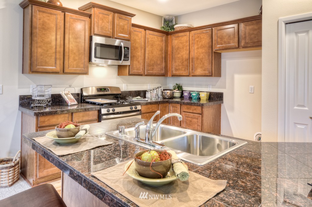 3320 177th (4) Place Southeast Bothell, WA 98012 - Photo 4 of 10 Gallery Image 4