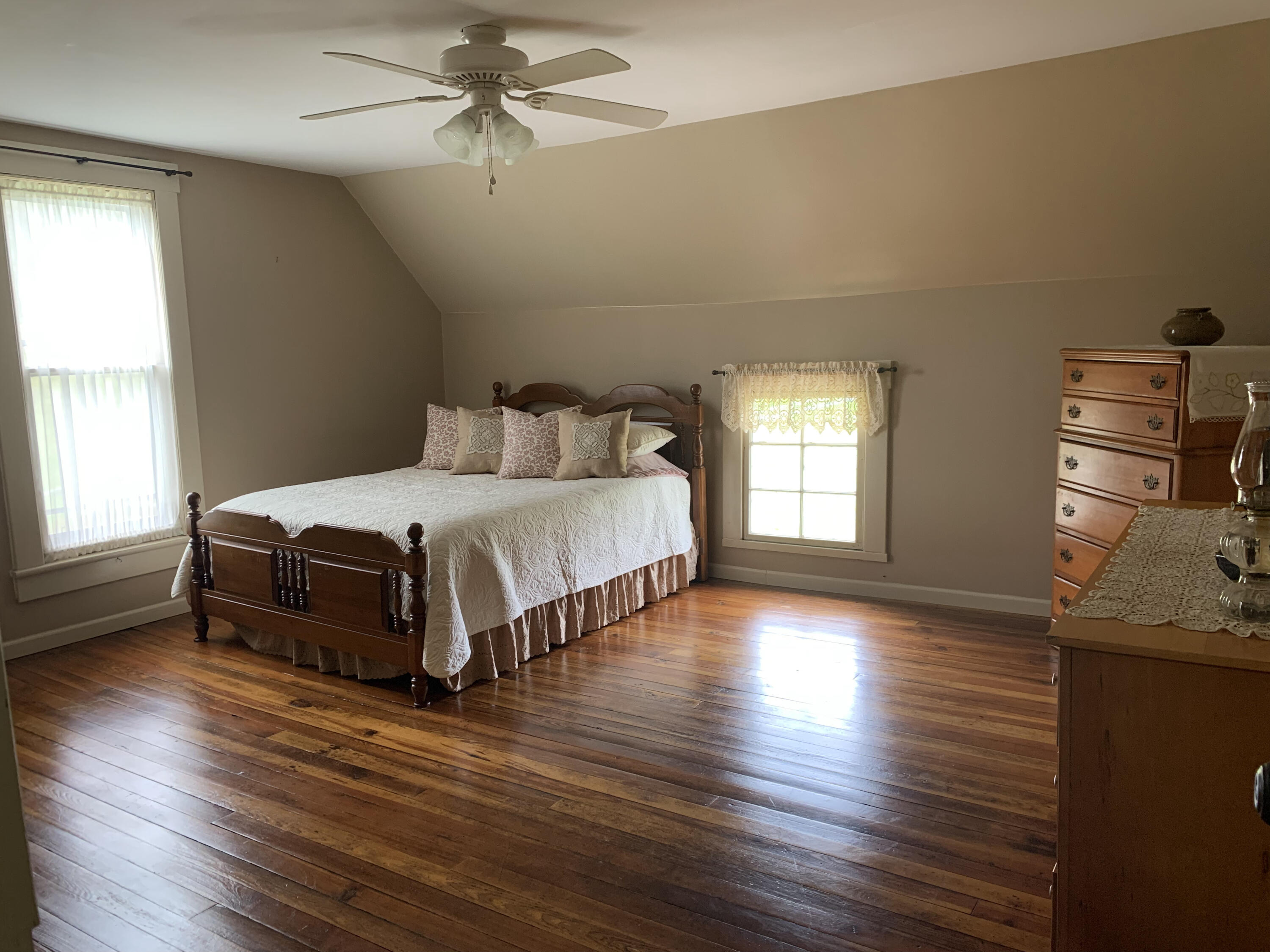 914 Prease Road Buchanan, VA 24066 - Photo 3 of 23 upstairs bedroom 1a