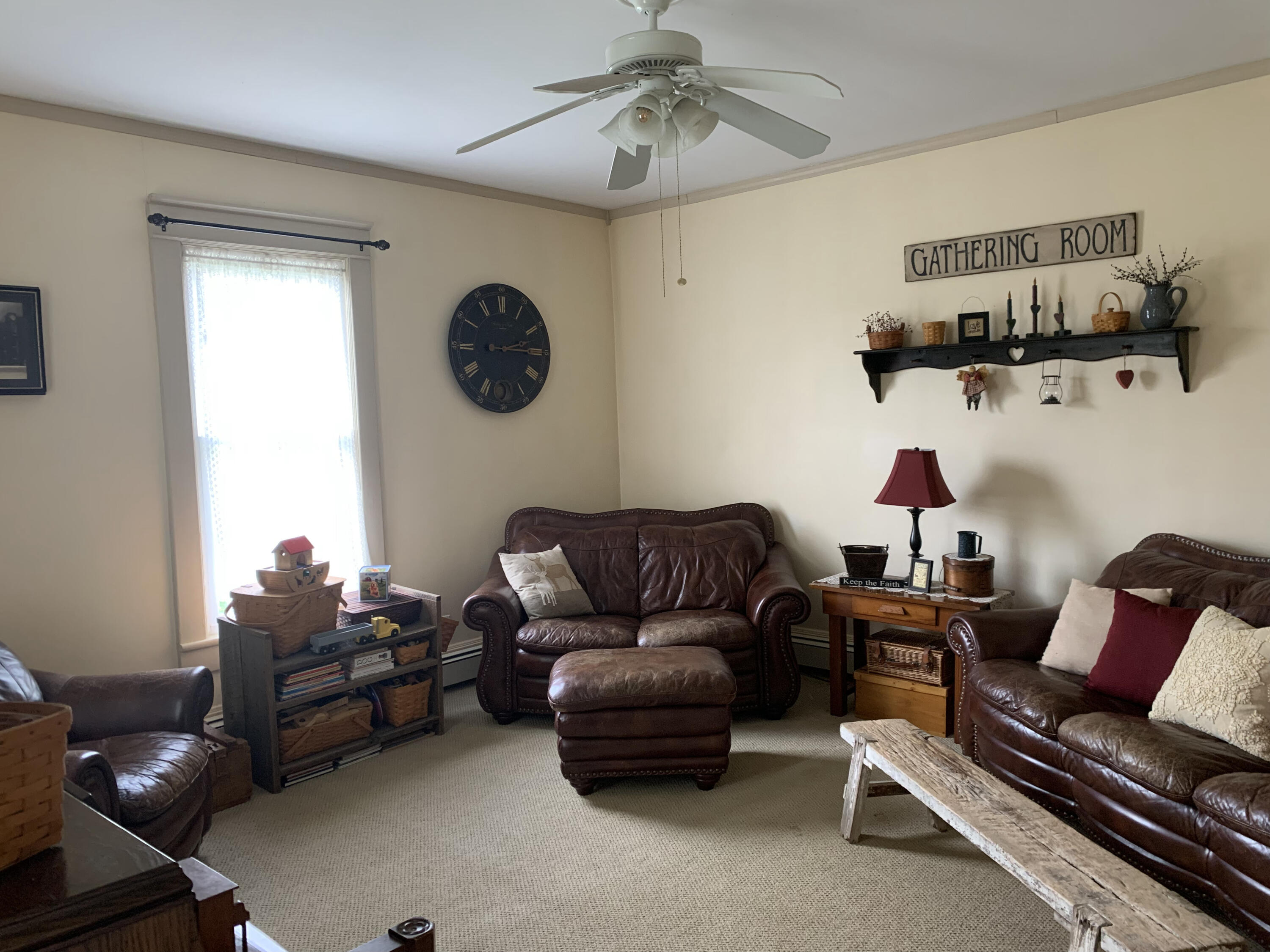 914 Prease Road Buchanan, VA 24066 - Photo 5 of 23 living room