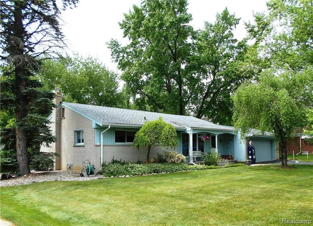 28313 Westerleigh Road Farmington Hills, MI 48334 - Photo 3 of 34