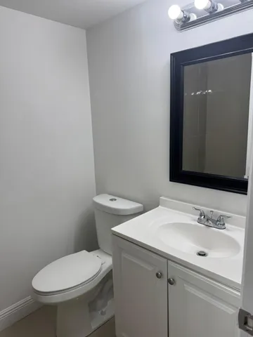 $2,700 | 4702 Waterview Circle, Palm Springs, FL 33461