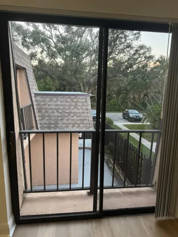 $2,700 | 4702 Waterview Circle, Palm Springs, FL 33461