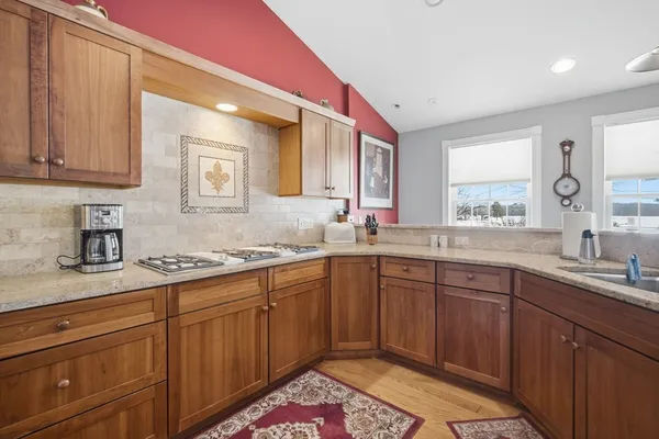 $819,000 | 3 Frost Lane, Hadley, MA 01035