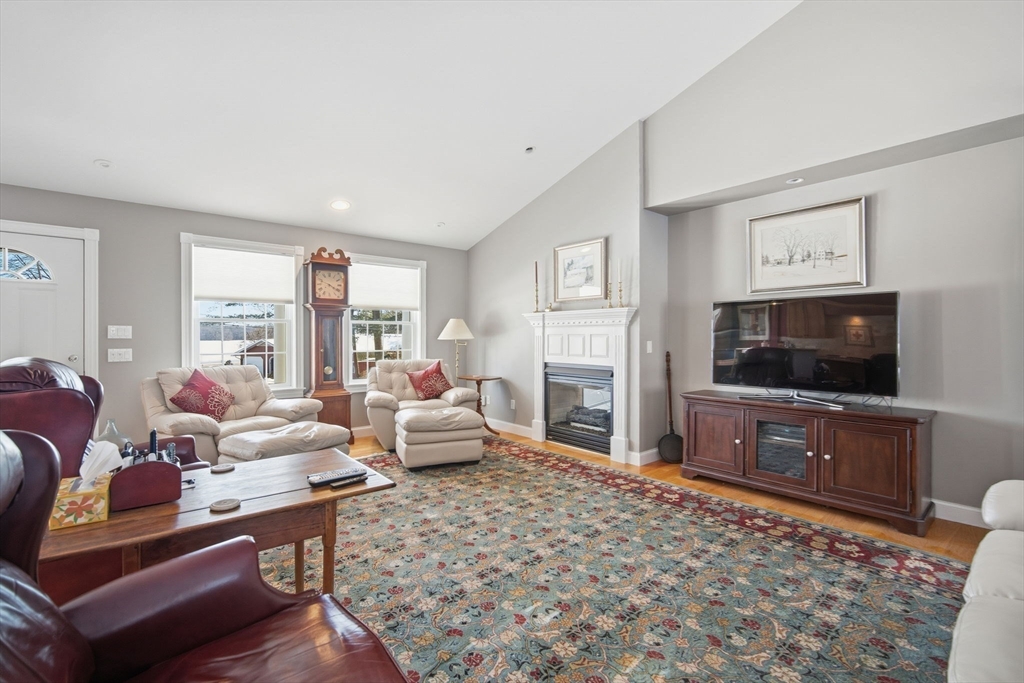 3 Frost Lane Hadley, MA 01035 - Photo 9 of 42