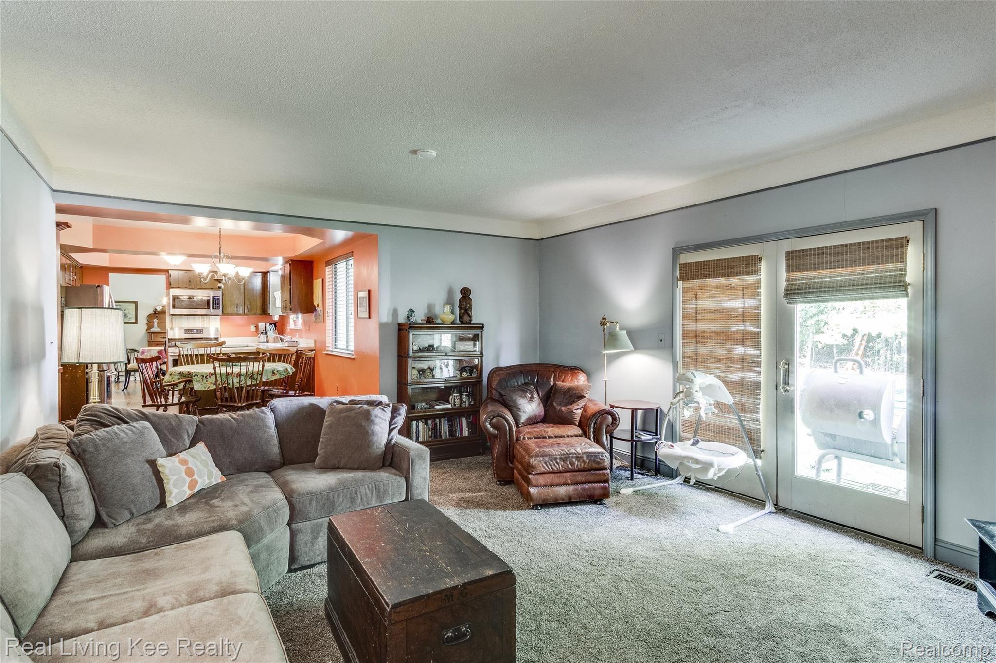 2861 Ranieri Drive Troy, MI 48085 - Photo 22 of 36 Interiors (15 of 27).jpg