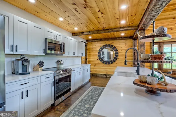 $635,000 | 63 Redwood Lane, Tiger, GA 30576