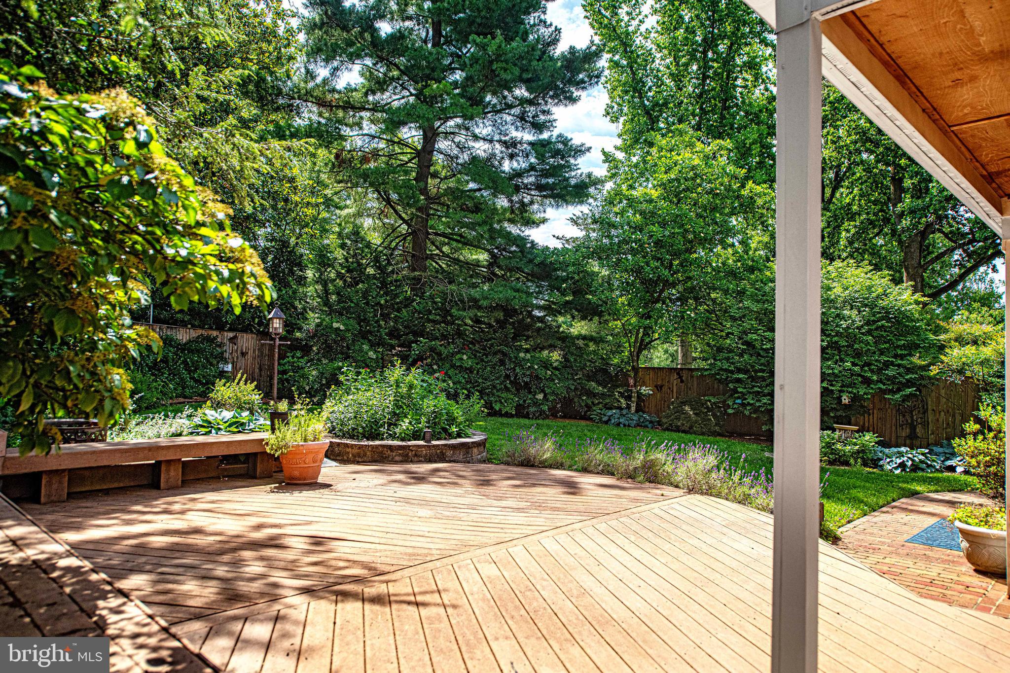 417 Terrace Way Towson, MD 21204 - Photo 43 of 73 Put a table, umbrella, get some crabs...