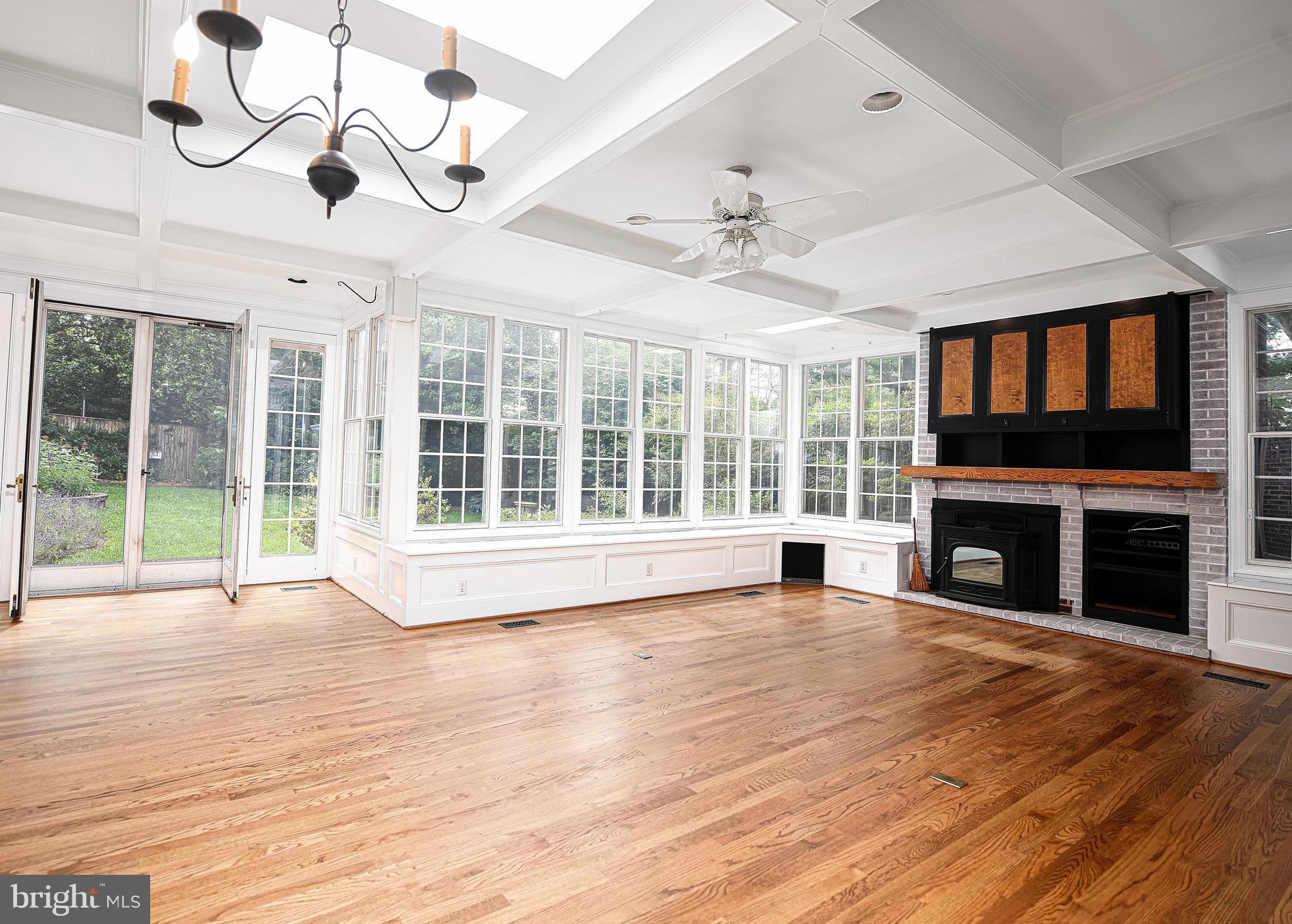 417 Terrace Way Towson, MD 21204 - Photo 6 of 73 Feel at home in the great room!