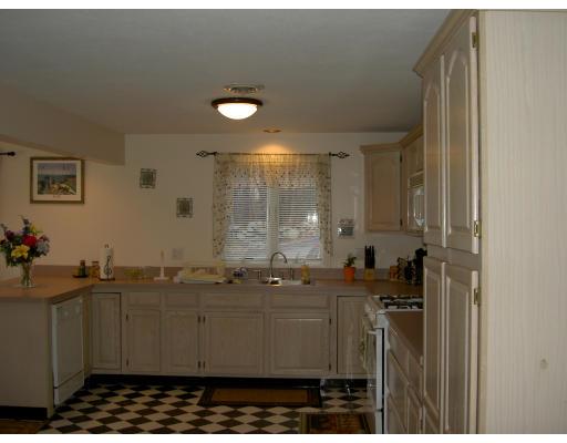 11 Northgate Road Chelmsford, MA 01824 - Photo 7 of 13 Gallery Image 7
