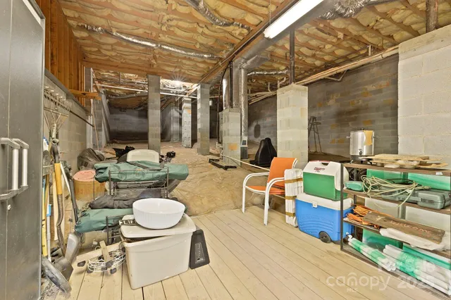 $358,500 | 404 Water Oak Lane, Hendersonville, NC 28791