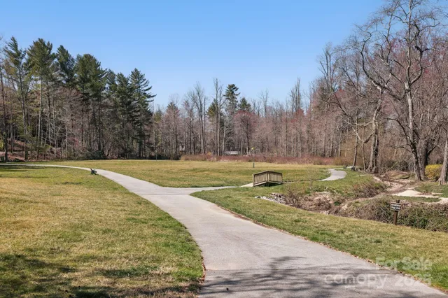 $358,500 | 404 Water Oak Lane, Hendersonville, NC 28791