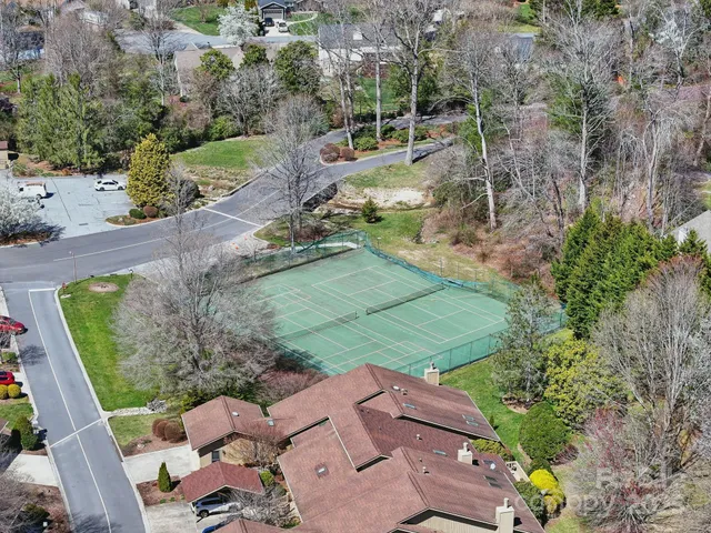 $358,500 | 404 Water Oak Lane, Hendersonville, NC 28791