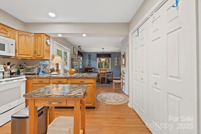 $358,500 | 404 Water Oak Lane, Hendersonville, NC 28791