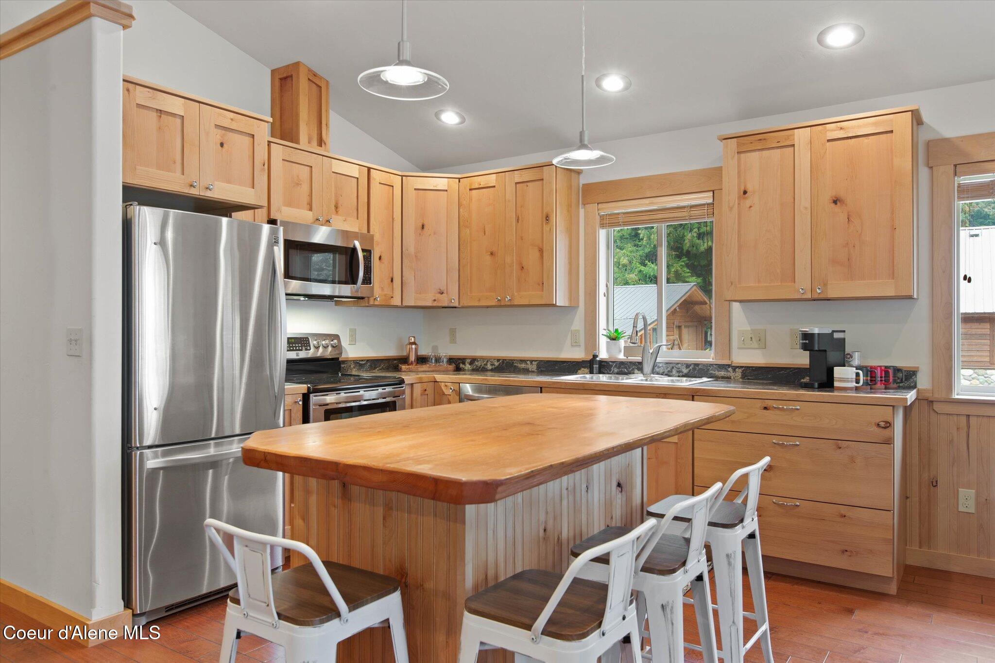 70 South Granite Bay Road Nordman, ID 83848 - Photo 12 of 40 14-Inside-Spokane-Granite-13