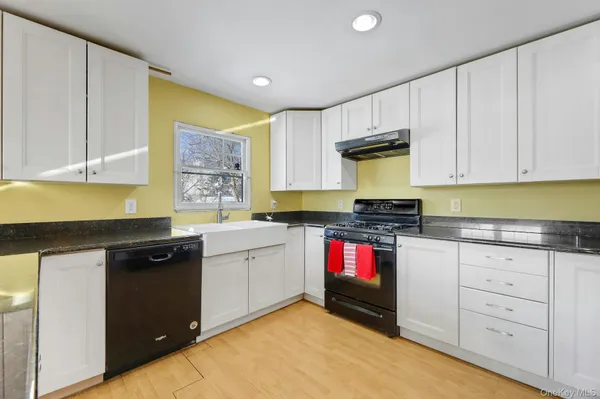 $630,000 | 17 Klein Avenue, West Nyack, NY 10994