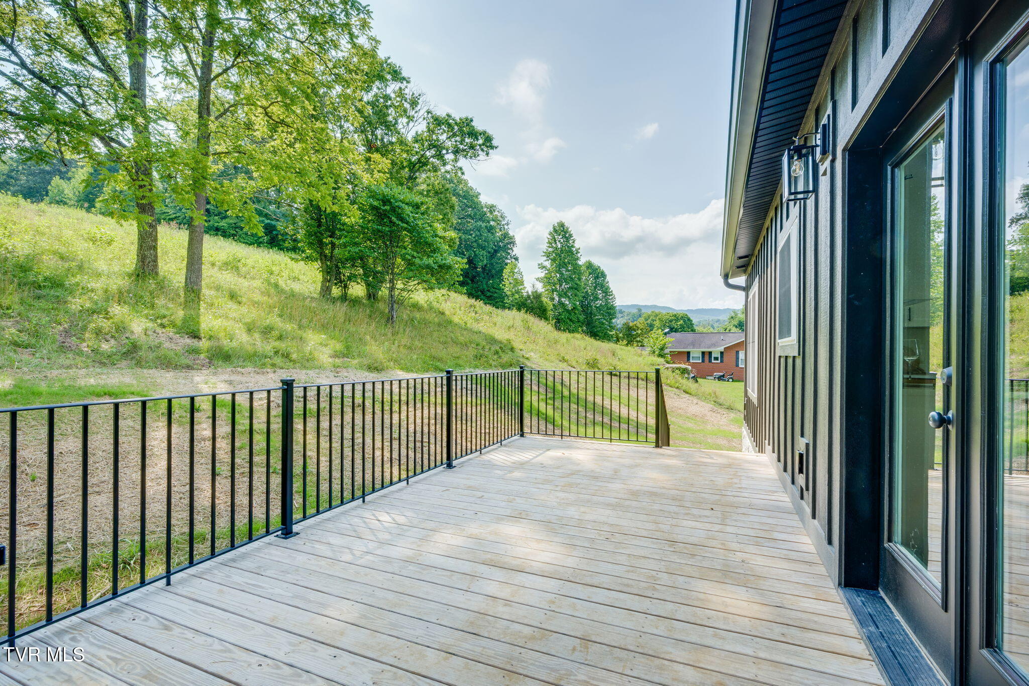 1385 Gap Creek Road Elizabethton, TN 37643 - Photo 33 of 40 029