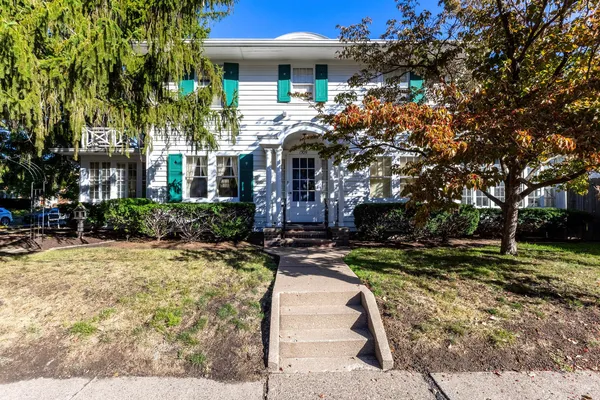 $200,000 | 1305 25th Avenue, Moline, IL 61265