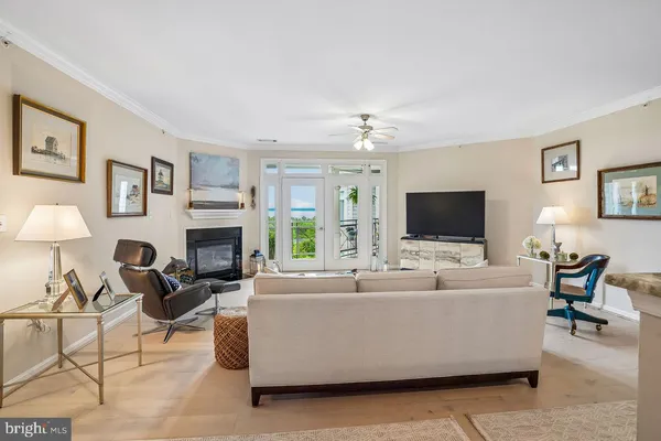 $425,000 | 1601 Ladue Court, Unit 402, Woodbridge, VA 22191