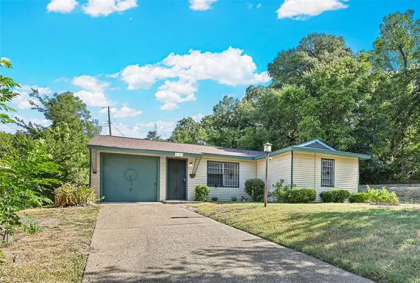 $1,500 | 2557 Talco Drive, Dallas, TX 75241