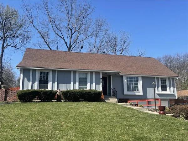 $425,000 | 9706 Melrose Drive, Overland Park, KS 66214
