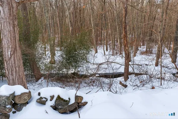 $390,000 | 152 Mystic Road, North Stonington, CT 06359