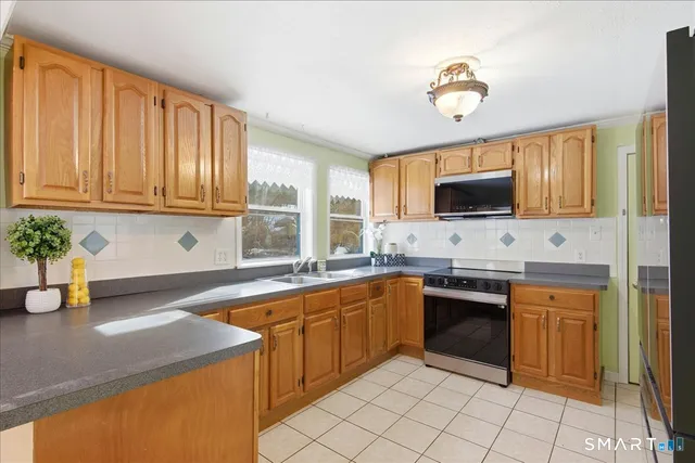 $415,000 | 152 Mystic Road, North Stonington, CT 06359