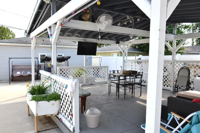 $579,900 | 4923 West Winona Street, Chicago, IL 60630