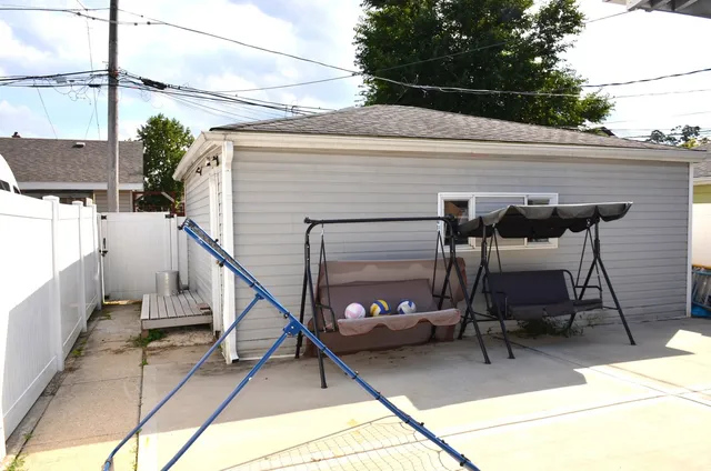 $579,900 | 4923 West Winona Street, Chicago, IL 60630