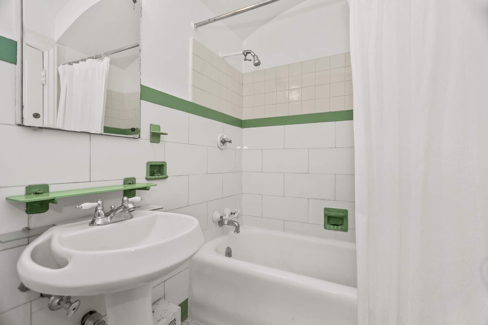 222 East Chestnut Street, Unit 3D Chicago, IL 60611 - Photo 17 of 20