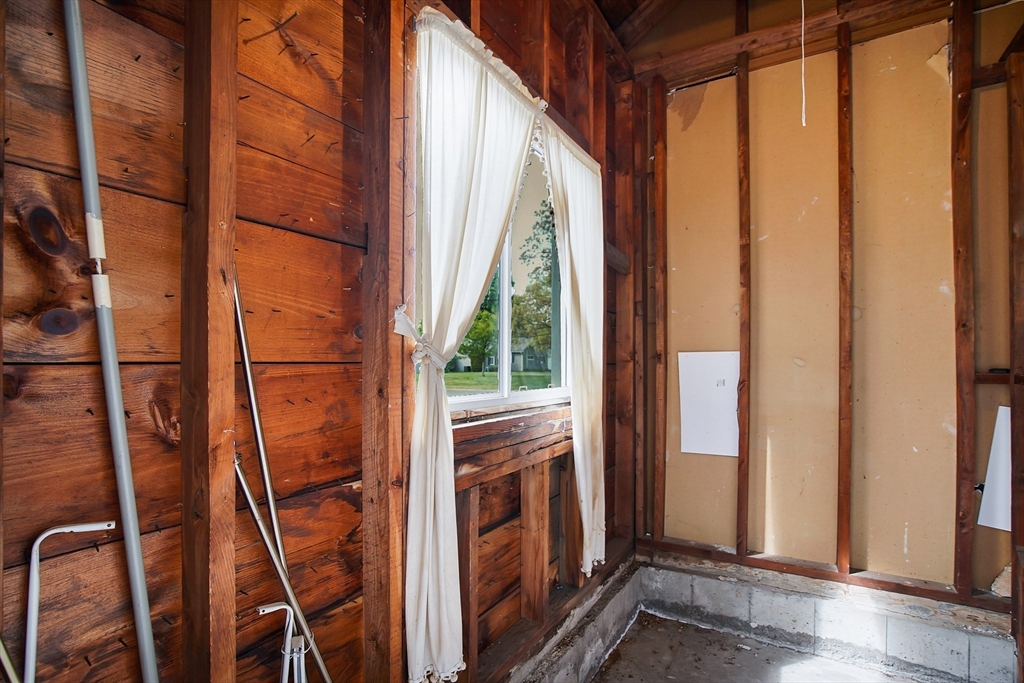 45 Horseshoe Drive, Unit 45 Chicopee, MA 01022 - Photo 24 of 31 a view of an entryway