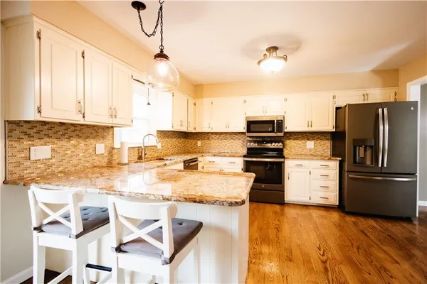 $369,000 | 4709 Brookwood Terrace, St. Joseph, MO 64506