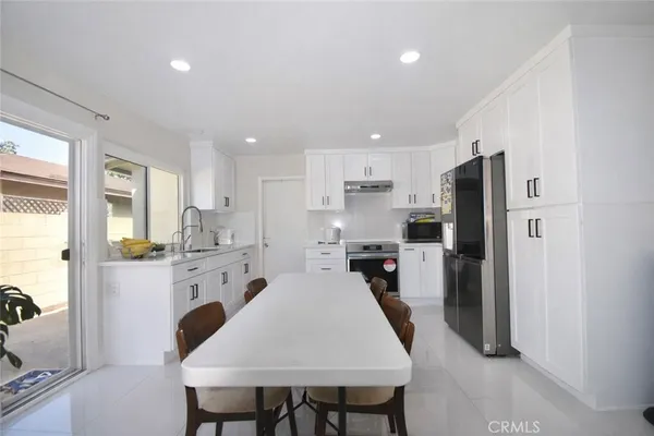 $930,000 | 1912 East Clifpark Way, Anaheim, CA 92805