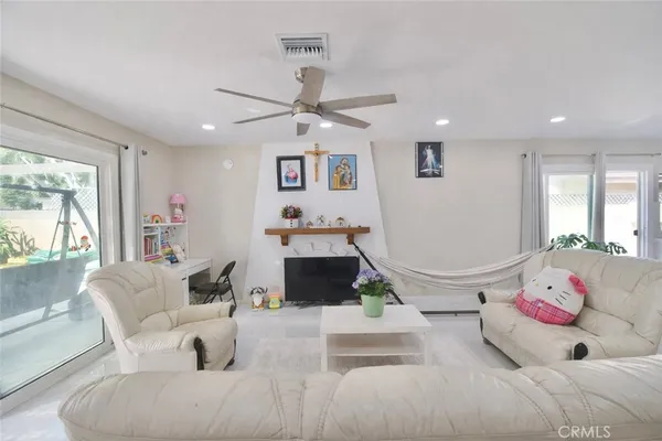 $930,000 | 1912 East Clifpark Way, Anaheim, CA 92805