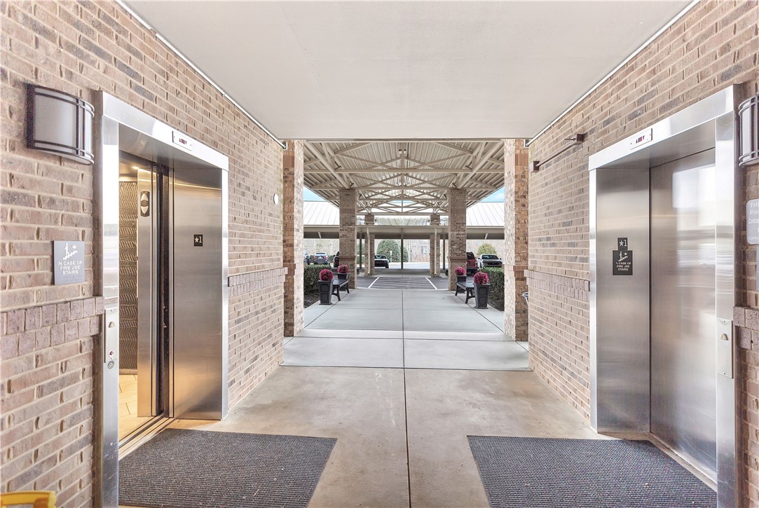 207 Watermarke Lane Anderson, SC 29625 - Photo 42 of 48 Choose elevator or stairwell access