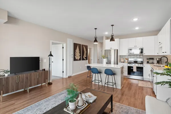 $2,522 | 8131 34th Avenue South, Bloomington, MN 55425