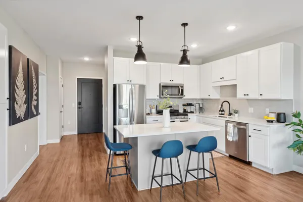 $2,522 | 8131 34th Avenue South, Bloomington, MN 55425