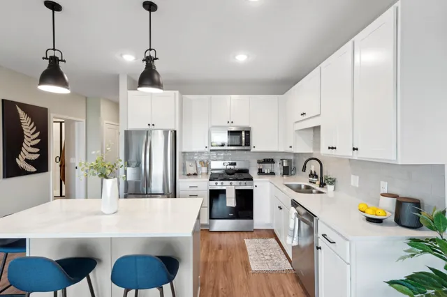 $2,522 | 8131 34th Avenue South, Bloomington, MN 55425