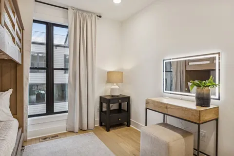 $1,350,037 | 542 B Rosedale Avenue, Unit 9, Nashville, TN 37211