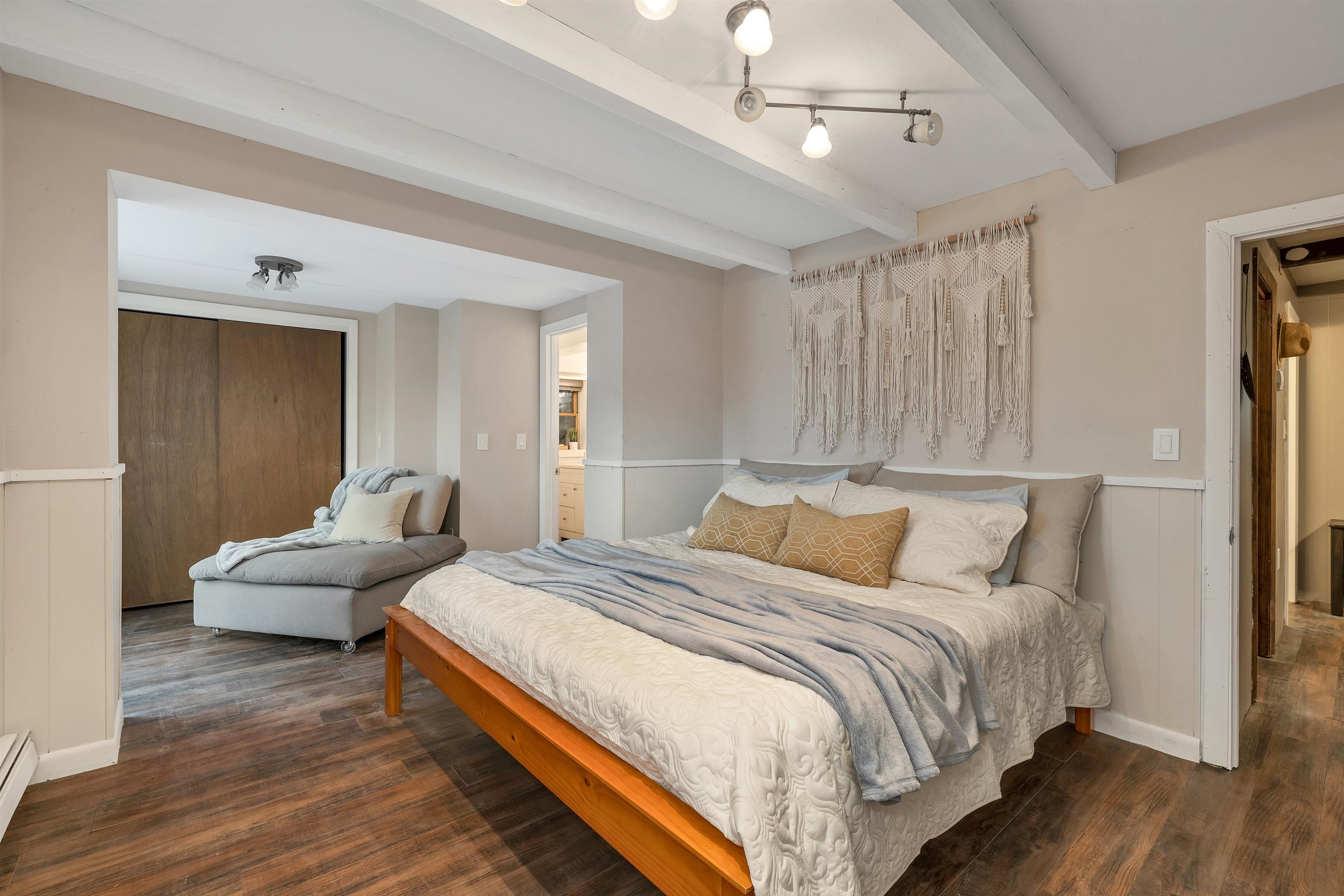 147 Mountain Drive Gilford, NH 03249 - Photo 17 of 40