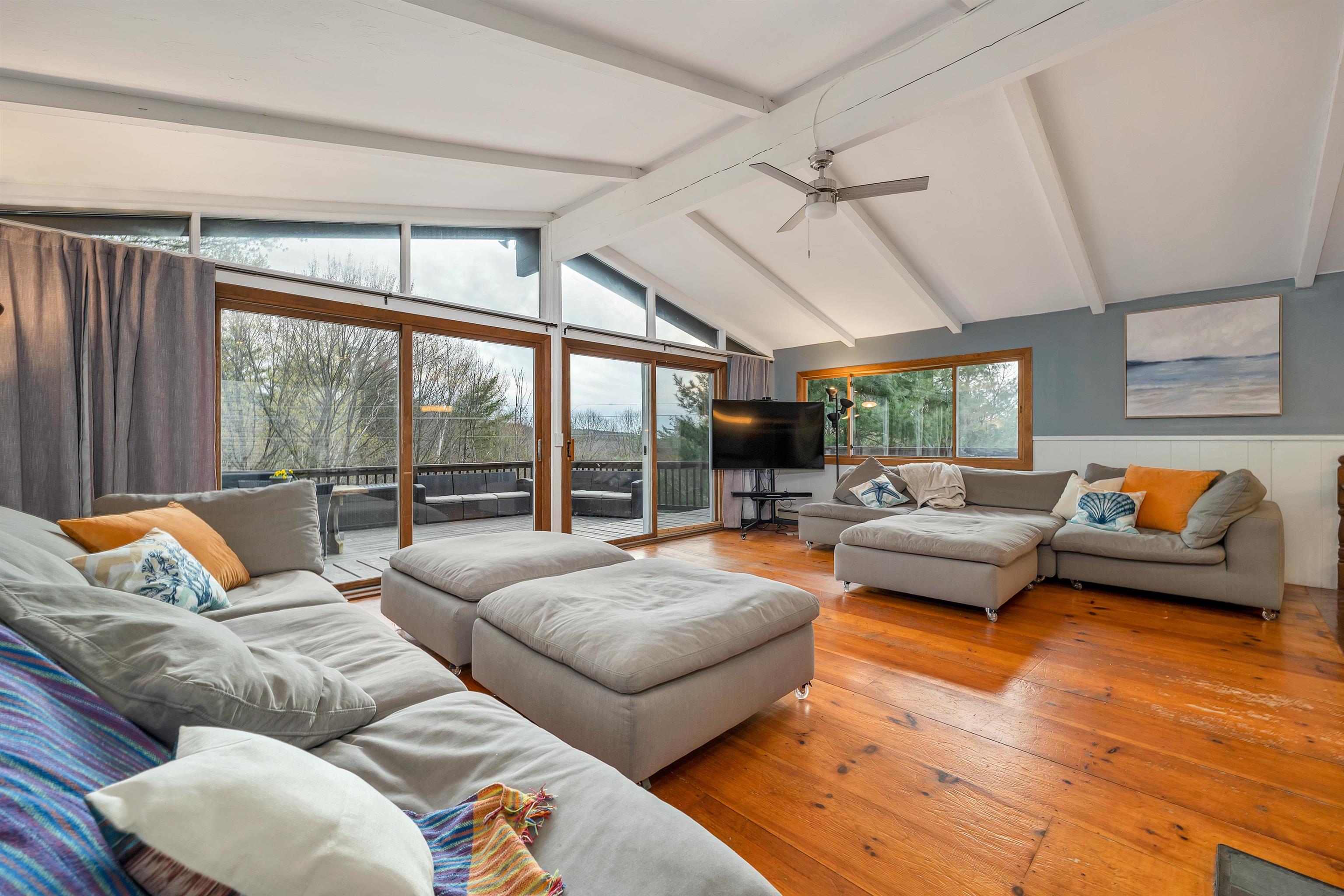 147 Mountain Drive Gilford, NH 03249 - Photo 3 of 40