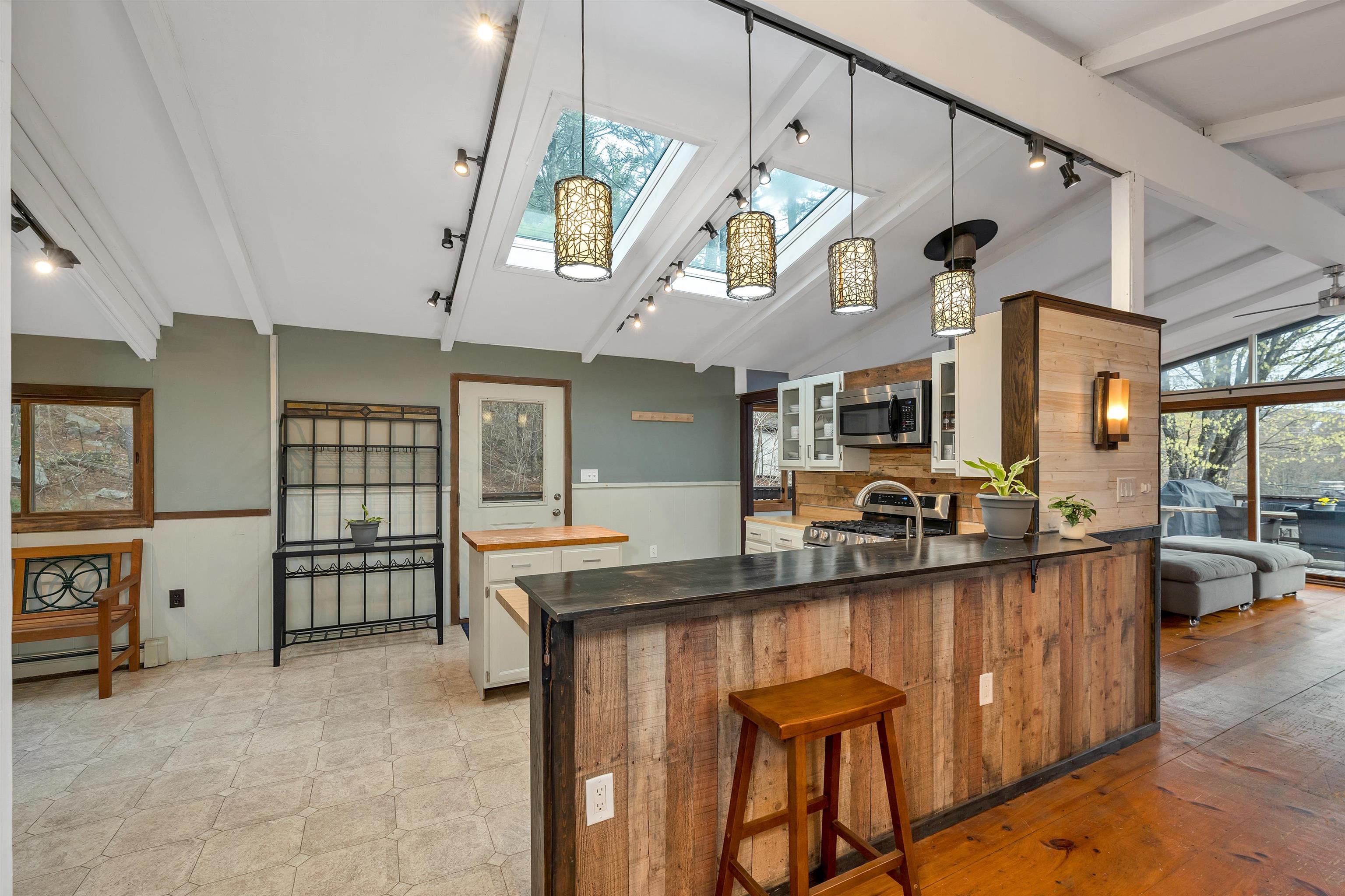 147 Mountain Drive Gilford, NH 03249 - Photo 6 of 40